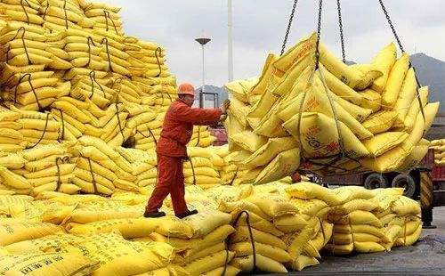 中国出口印度肥料，量减价升