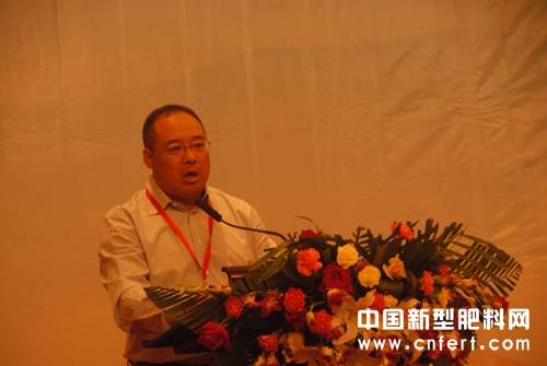 红日阿康副总经理尤立献在中化全媒体联盟成立仪式上代表发言.JPG