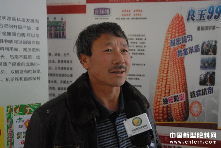洮北区洮河镇关帝村二社种植户梁余接受采访.jpg